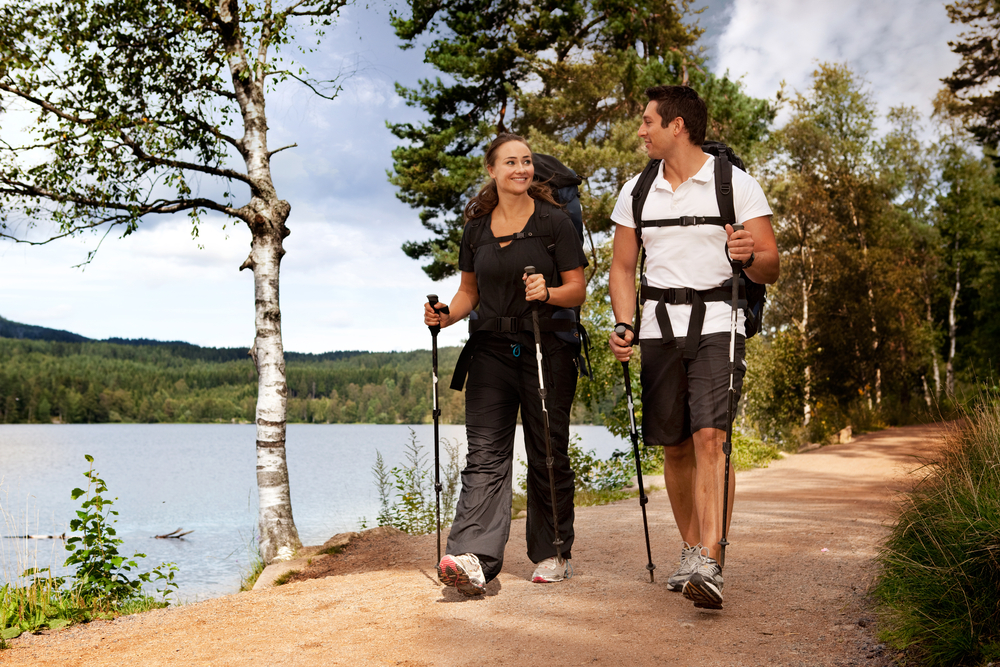 Warum Wandern mit Stöcken nicht das Gleiche ist wie Nordic Walking